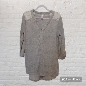 No boundaries Knit Shirt with Lace Yoke